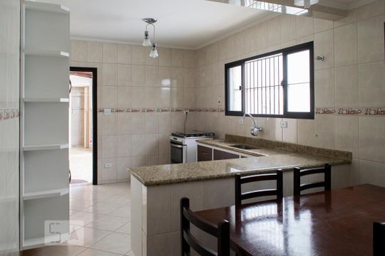 COZINHA de casa à venda com 2 quartos, 115m² em Vila Paulicéia, São Paulo