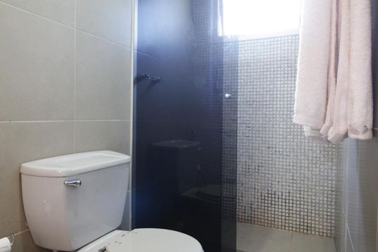 Banheiro da suíte de apartamento à venda com 2 quartos, 120m² em Jardim Colombo, São Paulo