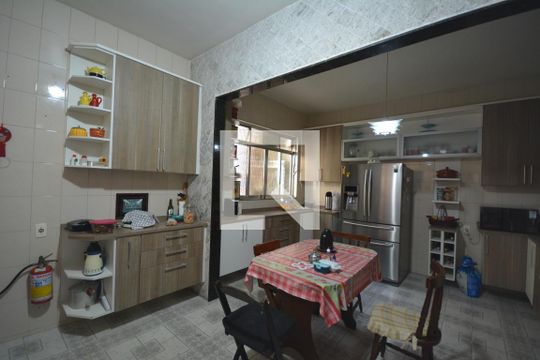 Cozinha de casa à venda com 4 quartos, 300m² em Irajá, Rio de Janeiro
