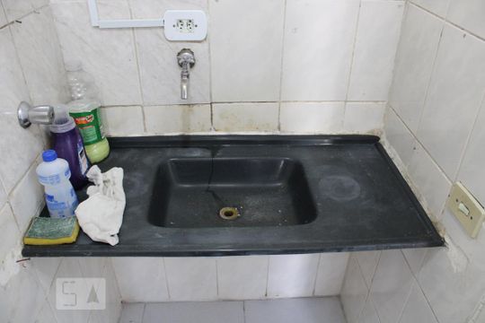 Cozinha de kitnet/studio para alugar com 1 quarto, 28m² em Água Branca, São Paulo