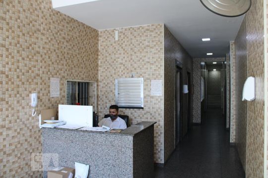 Hall social e portaria de kitnet/studio para alugar com 1 quarto, 28m² em Água Branca, São Paulo