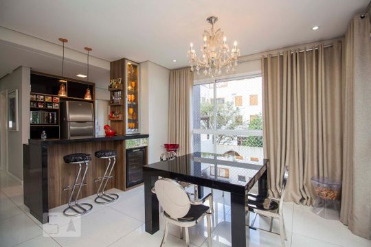 Sala de Jantar de apartamento à venda com 2 quartos, 148m² em Petrópolis, Porto Alegre