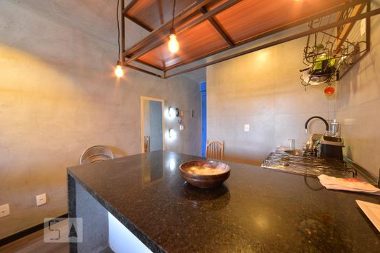 Cozinha de apartamento para alugar com 1 quarto, 30m² em Setor Sudoeste, Brasília