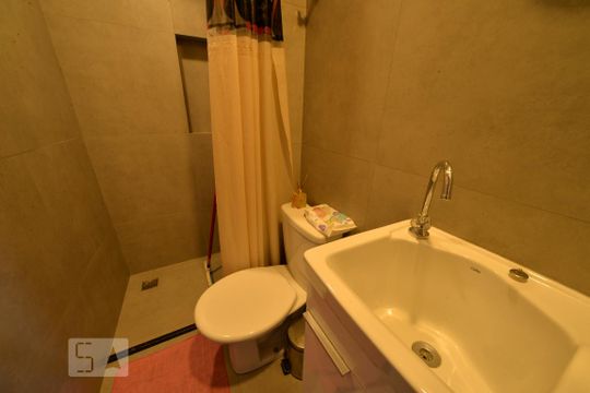 Banheiro de apartamento para alugar com 1 quarto, 30m² em Setor Sudoeste, Brasília