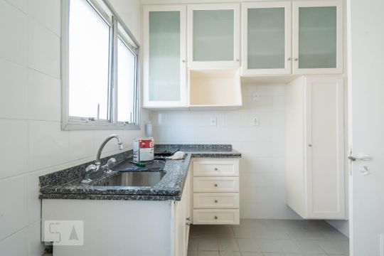 Cozinha de apartamento para alugar com 2 quartos, 62m² em Brooklin Novo, São Paulo