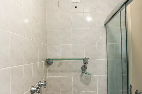 Banheiro Suite de apartamento à venda com 2 quartos, 78m² em Jardim Ester, São Paulo