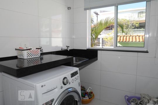 Despensa de casa à venda com 3 quartos, 282m² em Nova Petrópolis, São Bernardo do Campo