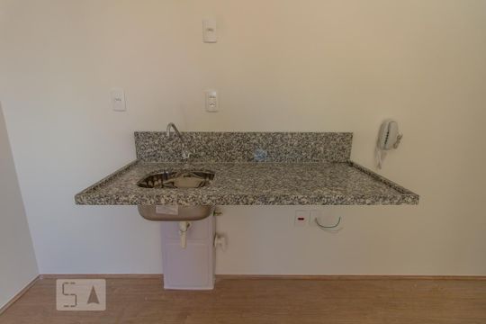 Cozinha de apartamento para alugar com 2 quartos, 45m² em Brás, São Paulo