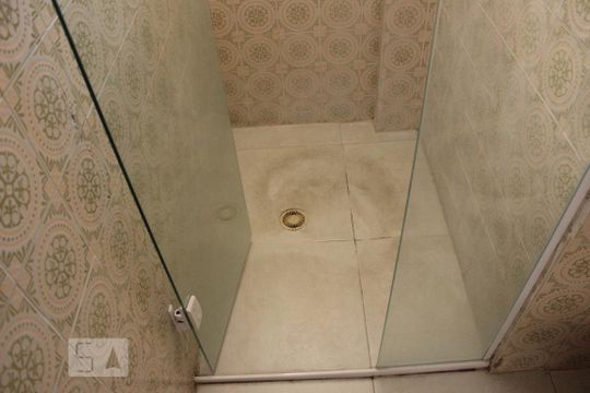 Banheiro de apartamento à venda com 2 quartos, 90m² em Água Funda, São Paulo