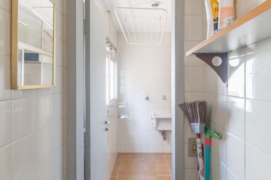 Banheiro de Serviço de apartamento para alugar com 2 quartos, 68m² em Vila Guarani (z Sul), São Paulo