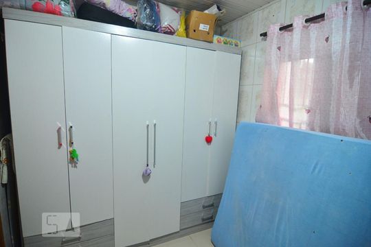 Quarto 1 de casa à venda com 3 quartos, 80m² em Harmonia, Canoas