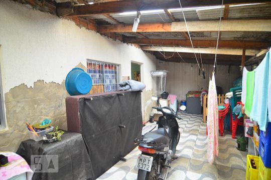 Garagem de casa à venda com 3 quartos, 80m² em Harmonia, Canoas