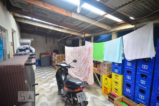 Garagem de casa à venda com 3 quartos, 80m² em Harmonia, Canoas