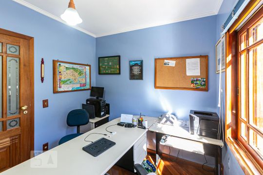 Escritório de casa à venda com 5 quartos, 320m² em Vila Nova, Porto Alegre