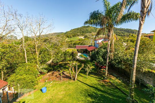 Vista de casa à venda com 5 quartos, 320m² em Vila Nova, Porto Alegre