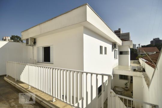 Fachada posterior de casa para alugar com 3 quartos, 240m² em Tatuapé, São Paulo
