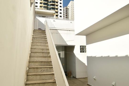 Escada para o terraço de casa para alugar com 3 quartos, 240m² em Tatuapé, São Paulo