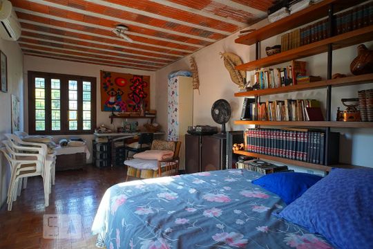 Quarto de casa à venda com 3 quartos, 181m² em Rio Branco, Porto Alegre