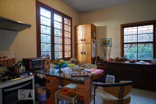 Cozinha de casa à venda com 3 quartos, 181m² em Rio Branco, Porto Alegre