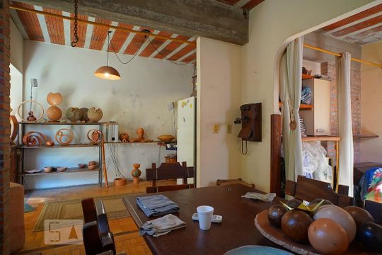 Sala 1 de casa à venda com 3 quartos, 181m² em Rio Branco, Porto Alegre