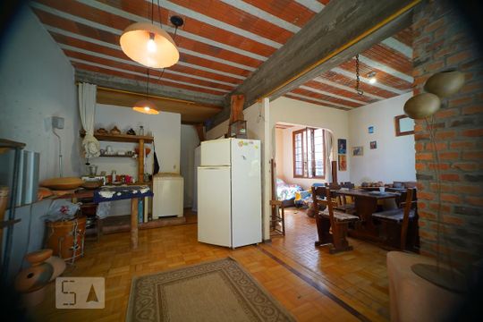 Casa à venda com 3 quartos, 181m² em Rio Branco, Porto Alegre