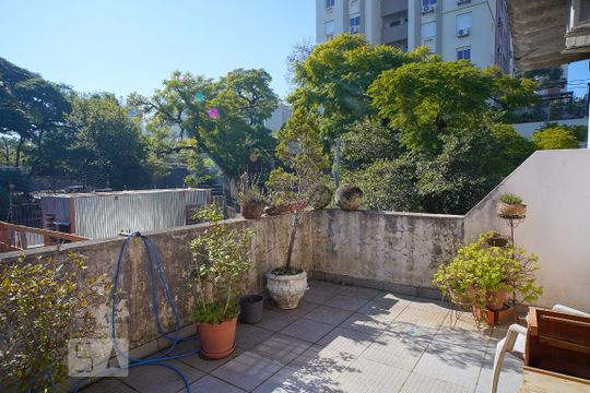 Varanda de casa à venda com 3 quartos, 181m² em Rio Branco, Porto Alegre