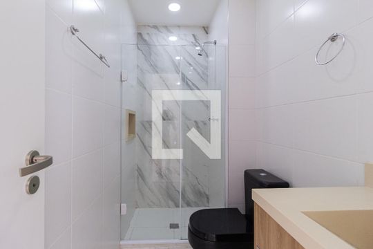 Banheiro de apartamento para alugar com 1 quarto, 41m² em Vila Campesina, Osasco