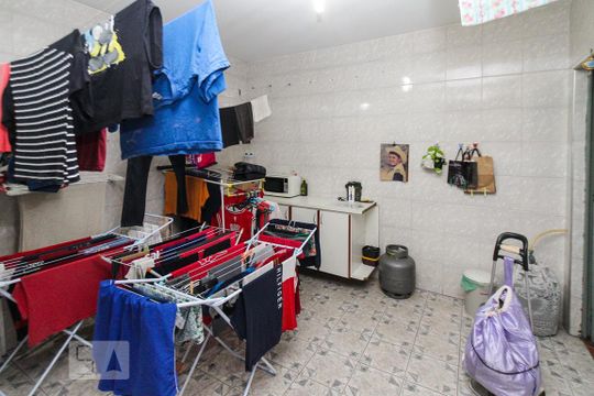 Área de Serviço de casa para alugar com 5 quartos, 690m² em Vila Paulo Silas, São Paulo