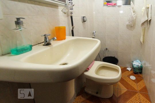 Lavabo de casa à venda com 5 quartos, 690m² em Vila Paulo Silas, São Paulo