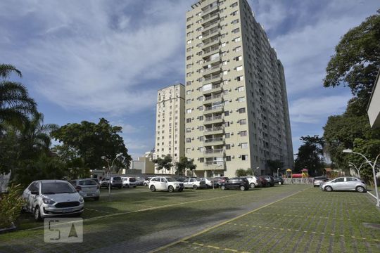 Fachada de apartamento à venda com 2 quartos, 50m² em Jacarepaguá, Rio de Janeiro