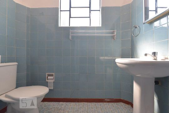 Banheiro de casa à venda com 2 quartos, 130m² em Vila Leopoldina, São Paulo