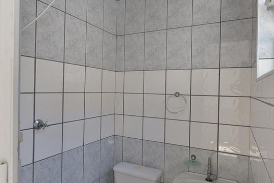 Banheiro de Serviço de casa à venda com 2 quartos, 130m² em Vila Leopoldina, São Paulo