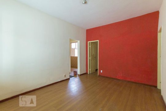 Sala de casa para alugar com 3 quartos, 120m² em Inhaúma, Rio de Janeiro