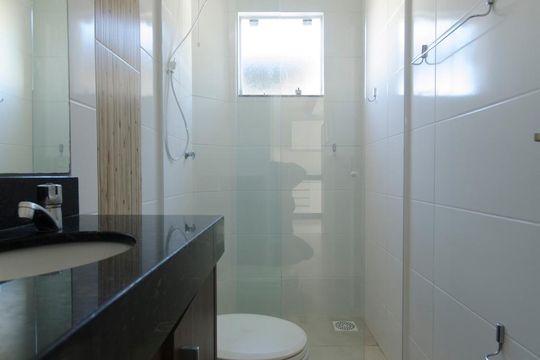 Banheiro Social de apartamento para alugar com 2 quartos, 68m² em Ingleses do Rio Vermelho, Florianópolis