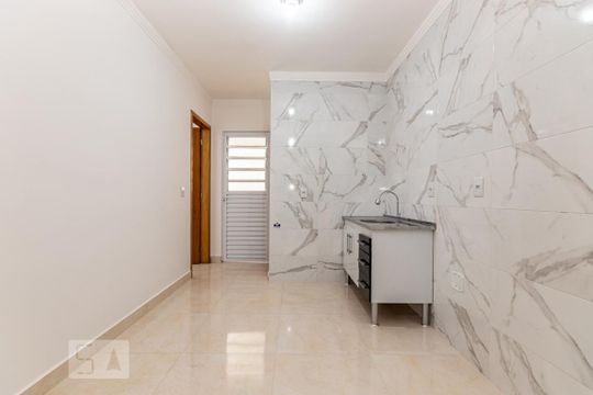 Cozinha de apartamento para alugar com 2 quartos, 60m² em Vila Santa Inês, São Paulo
