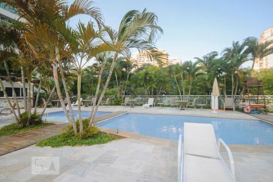 Área comum - Piscina de apartamento para alugar com 2 quartos, 67m² em Barra da Tijuca, Rio de Janeiro