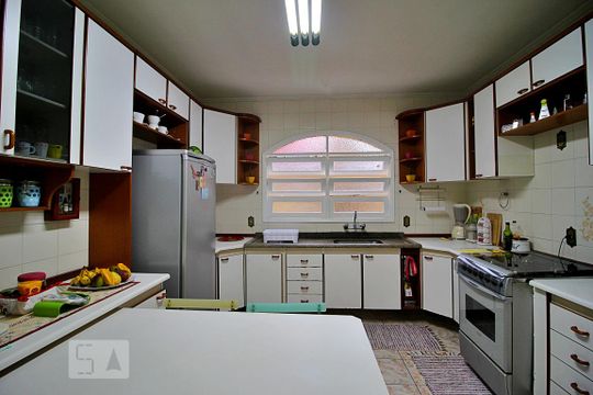 Cozinha de casa à venda com 3 quartos, 202m² em Utinga, Santo André