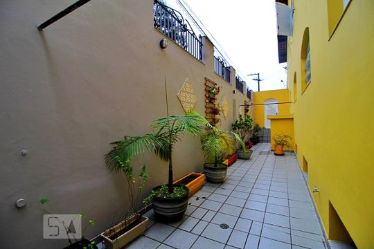 Quintal de casa à venda com 3 quartos, 202m² em Utinga, Santo André