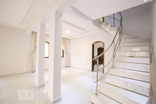 Sala de casa à venda com 5 quartos, 332m² em Itaquera, São Paulo