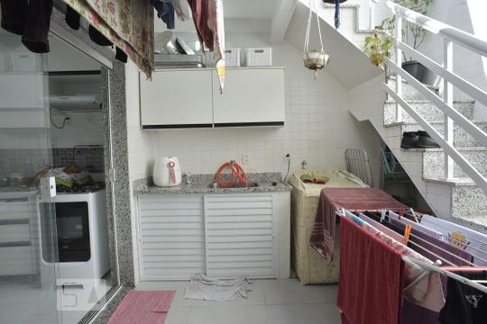 Lavanderia de casa de condomínio à venda com 3 quartos, 130m² em Anil, Rio de Janeiro