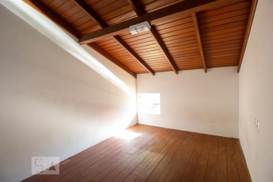 Quarto de kitnet/studio para alugar com 1 quarto, 64m² em Carvoeira, Florianópolis