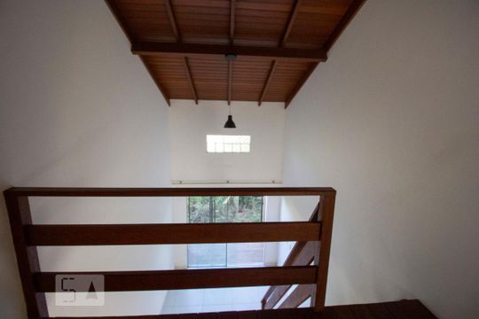 Quarto de kitnet/studio para alugar com 1 quarto, 64m² em Carvoeira, Florianópolis
