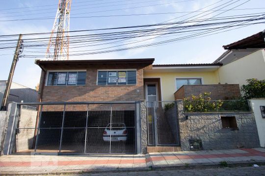fachada de kitnet/studio para alugar com 1 quarto, 64m² em Carvoeira, Florianópolis
