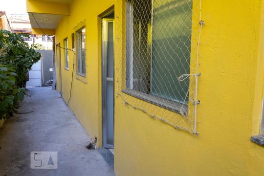 Entrada de kitnet/studio para alugar com 1 quarto, 43m² em Campo Grande, Rio de Janeiro