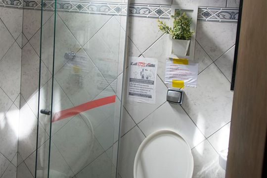 Banheiro 1 de casa para alugar com 3 quartos, 380m² em Q 3, Brasília