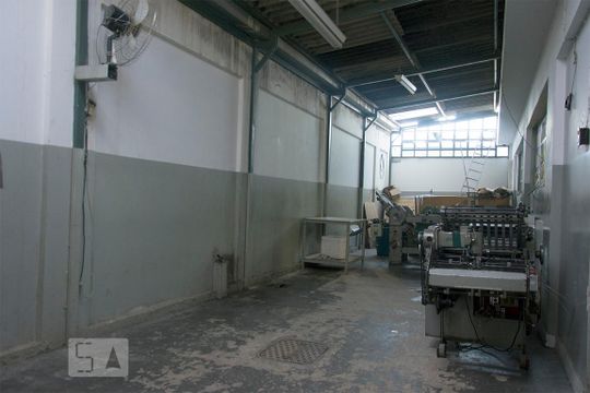 Garagem de casa para alugar com 3 quartos, 380m² em Q 3, Brasília
