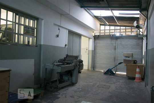 Garagem de casa para alugar com 3 quartos, 380m² em Q 3, Brasília