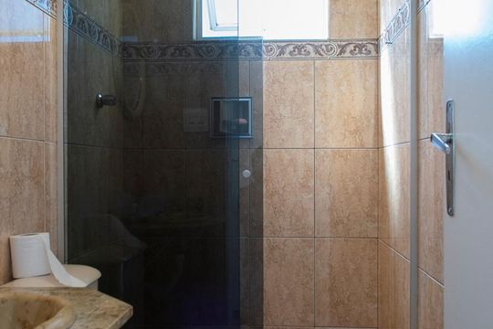 BANHEIRO de apartamento à venda com 2 quartos, 60m² em Vila Cruz das Almas, São Paulo