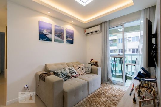 Sala de apartamento para alugar com 2 quartos, 60m² em Pechincha, Rio de Janeiro