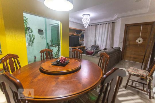 Sala de estar de casa à venda com 3 quartos, 200m² em Anchieta, São Bernardo do Campo
